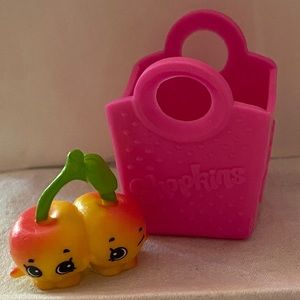 Shopkins Season 4 Cheeky Cherries With Bag -Common